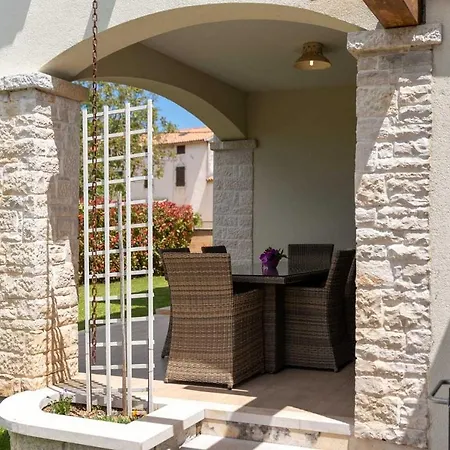 Holiday home Lasici
