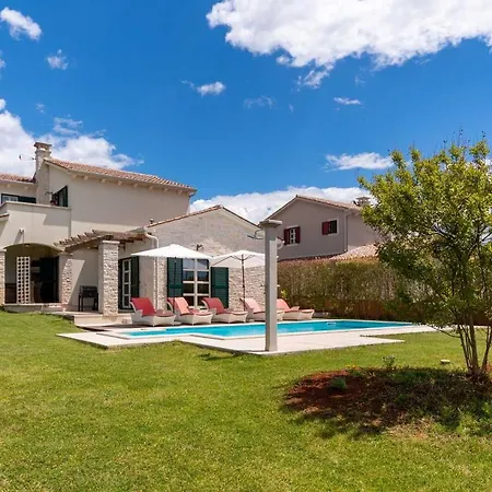 Lasici Holiday home *