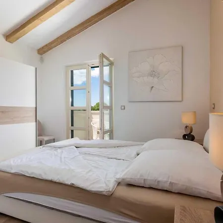 Holiday home Lasici Lasci