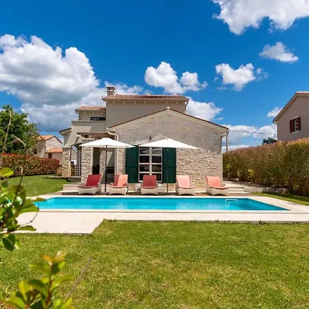 Holiday home Lasici